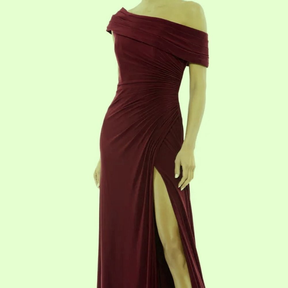 Mac Duggal Eggplant Purple Ruched One-Shoulder Trumpet Gown